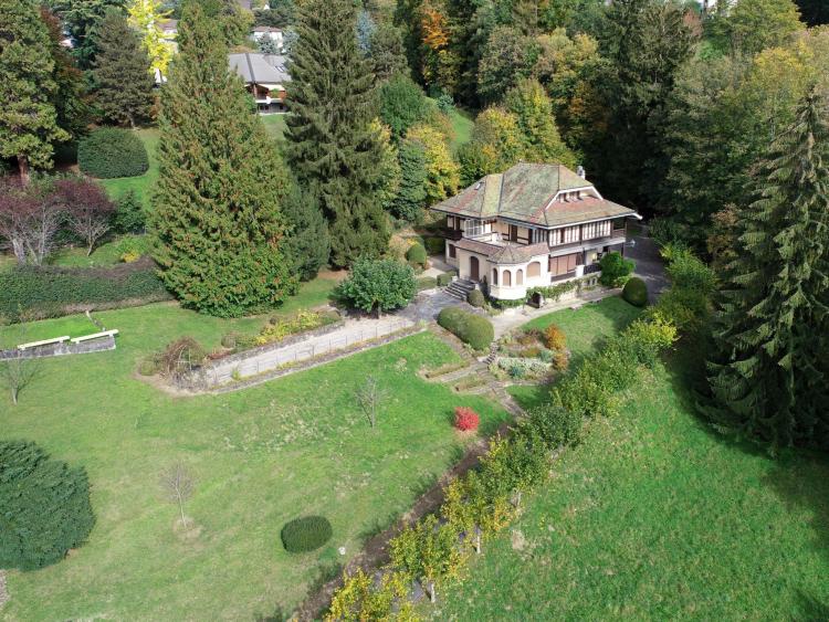 Villa mit Grundstück von 7.969 m2