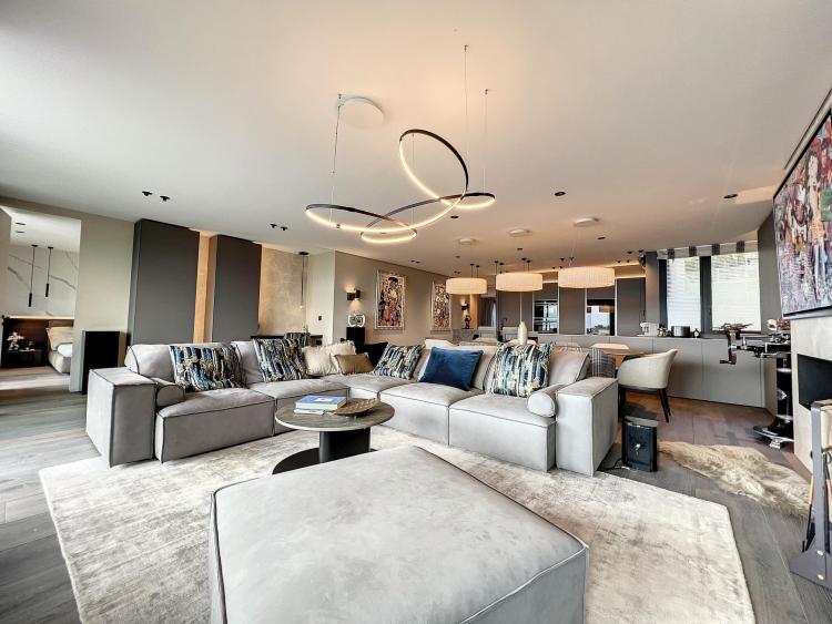 LUTRY - Luxuriöses 165 m² großes Luxusapartment mit atemberaubender Aussicht.