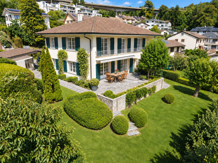 Freistehende Villa mit 9,5 Zimmern und Blick auf den Genfersee und die Alpen
