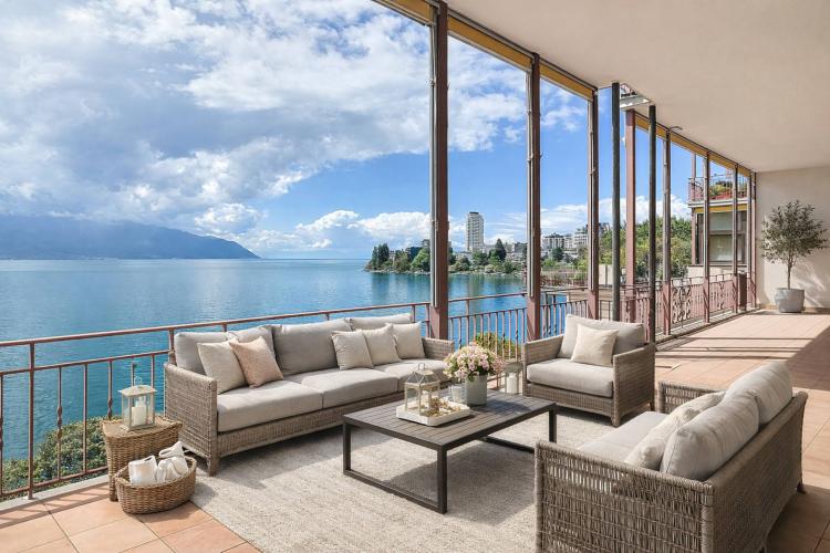 Wunderschöne 5,5 Zimmerwohnung, direkt am Wasser! Repräsentative Residenz!