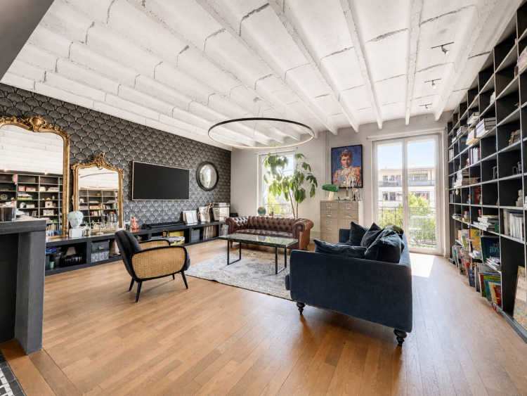 RARE ON THE MARKET Architect-designed 4.5-room apartment - city center!