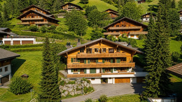 Charmantes, modernes Apartment mit Bergblick