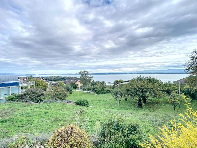 Charmantes Haus mit atemberaubender Aussicht und Innenpool