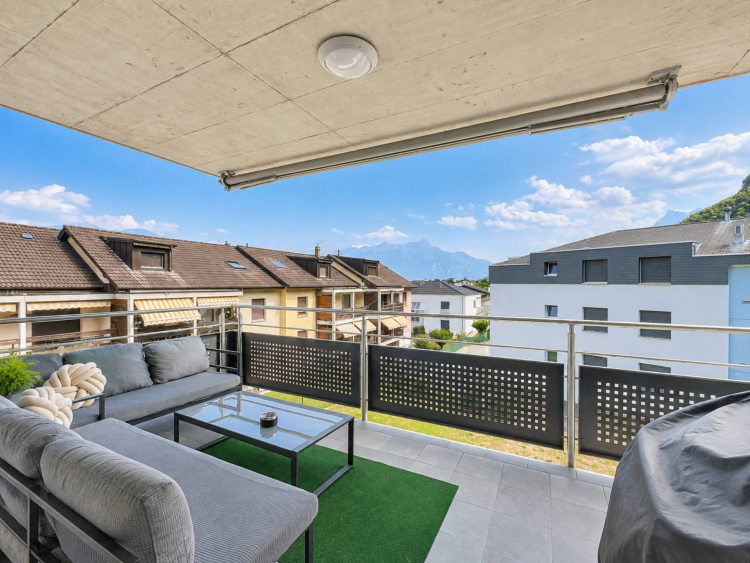 Spacieux appartement de 4,5 pièces avec vue sur les montagnes