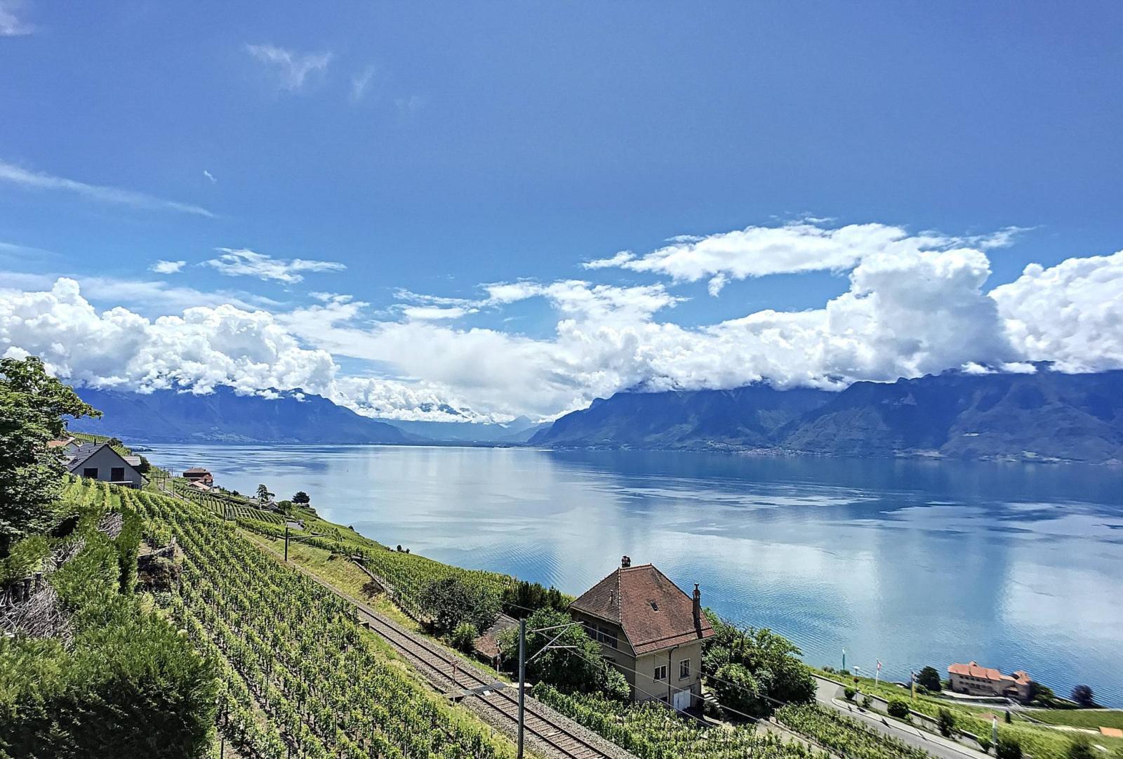 Grundstück mit gültiger Baugenehmigung.