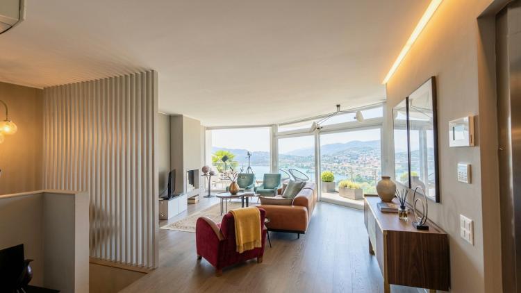 Lugano, Castagnola: Moderne Villa mit Schwimmbad und Seesicht