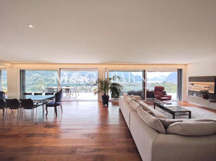 Lugano, Canobbio: Modernes 4,5-Zimmer-Penthouse mit Seeblick