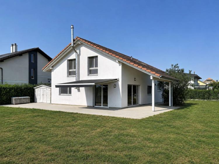 Ruhiges Einfamilienhaus mit freiem Blick auf die Landschaft