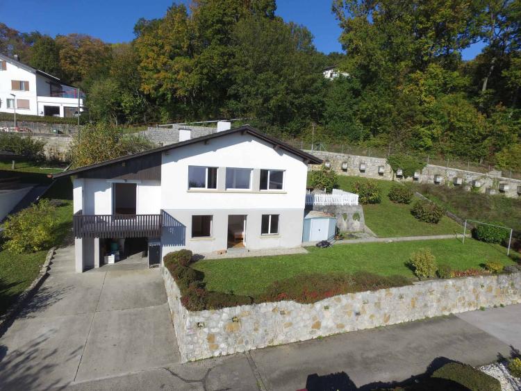 Elegantes, freistehendes Haus mit 6,5 Zimmern, Terrasse und atemberaubender Aussicht