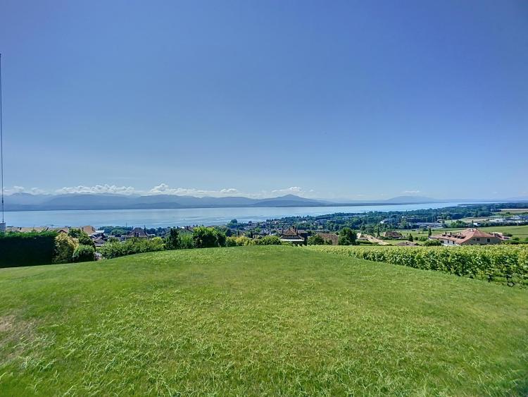 Favorit – Hervorragendes Anwesen mit Panoramablick auf den See und die Alpen 