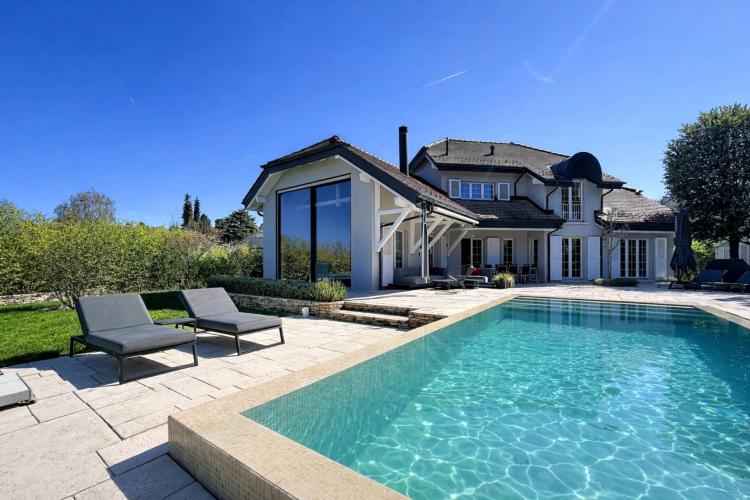 Außergewöhnliche Villa mit Infinity-Pool 