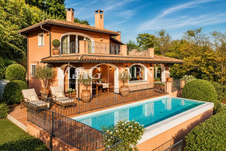 VILLA DE CHARME offrant une vue imprenable sur le lac de Lugano