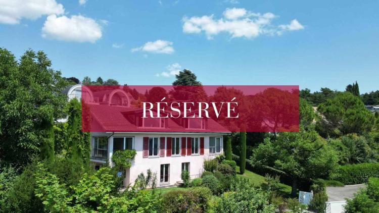 Charming family villa of over 400 m² with lake view