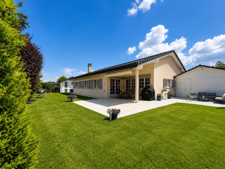 Exklusives Angebot! Freistehende Villa mit 6,5 Zimmern, ideal für eine Familie