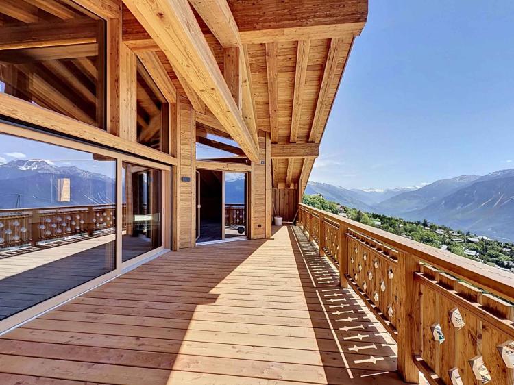 SELTEN - ATEMBERAUBENDES PENTHOUSE MIT PANORAMABLICK - BRANDNEU