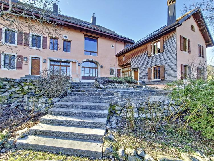 Magnificent renovated 19th century residence