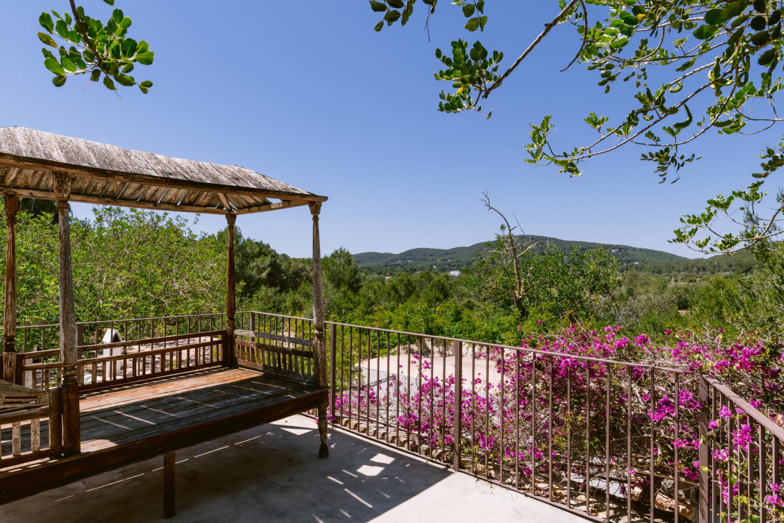 BBnzO_ibiza-villa-to-rent-santa-eulalia-_12_.jpg