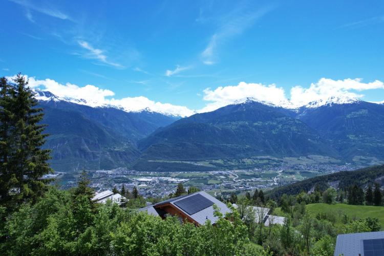 Sehr schönes Grundstück mit herrlicher Aussicht und großem Baupotenzial 