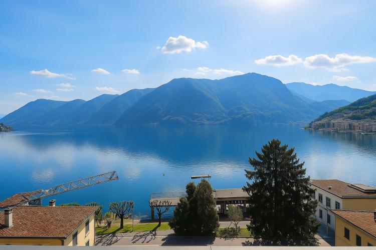 Lugano: Penthouse in Villa d'Epoca mit Seeblick und Panoramaterrasse