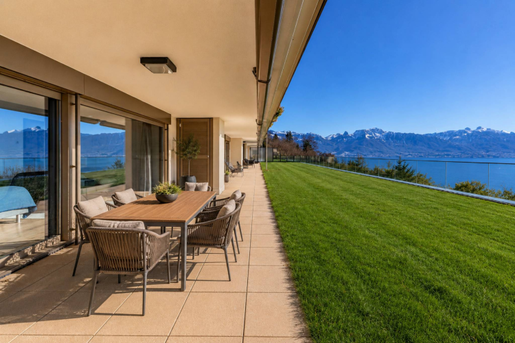Prächtige 6,5-Zimmer-Wohnung mit herrlichem Seeblick 
