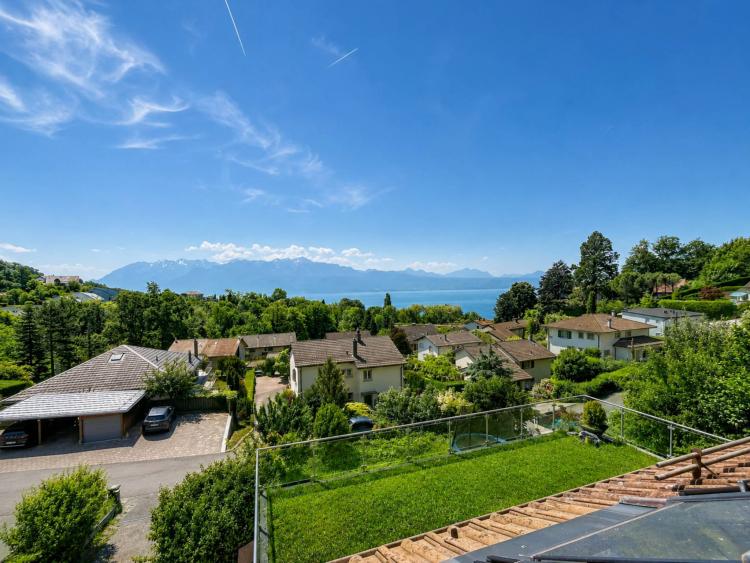 Freistehende Villa mit 6,5 Zimmern und Panoramablick auf den Genfersee und die Alpen