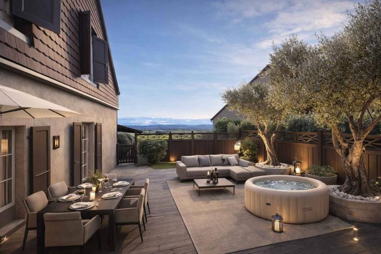 Wunderschön renoviertes Dorfhaus mit Charme, geräumigen Zimmern und Alpenblick.