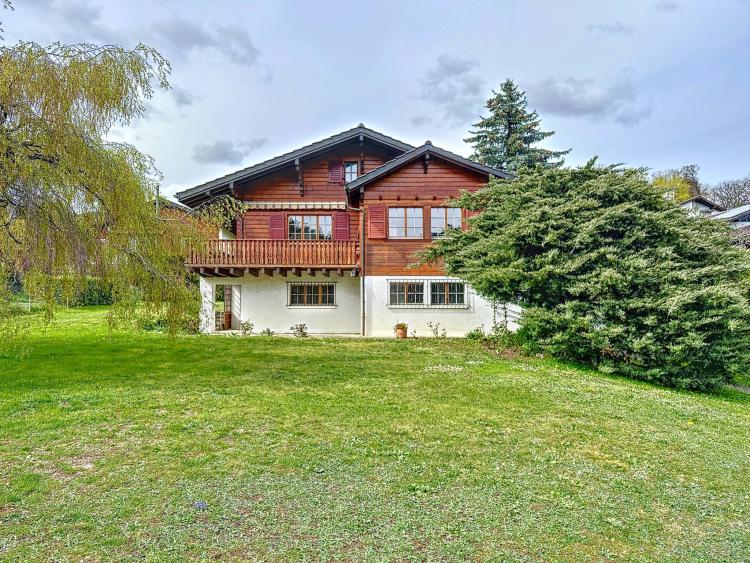 CHARMANTES HAUS MIT SEEBLICK