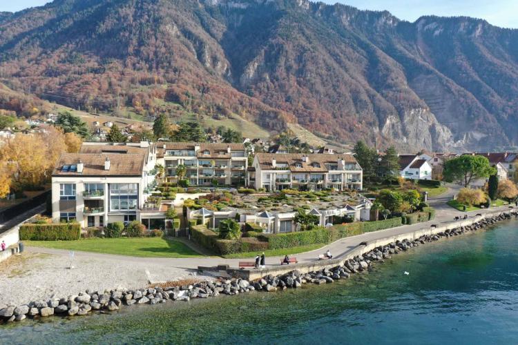 Großzügiges 3,5-Zimmer-Maisonette-Apartment mit atemberaubendem Blick auf See und Berge