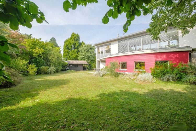 Exclusive: Beautiful detached villa in absolute peace and quiet