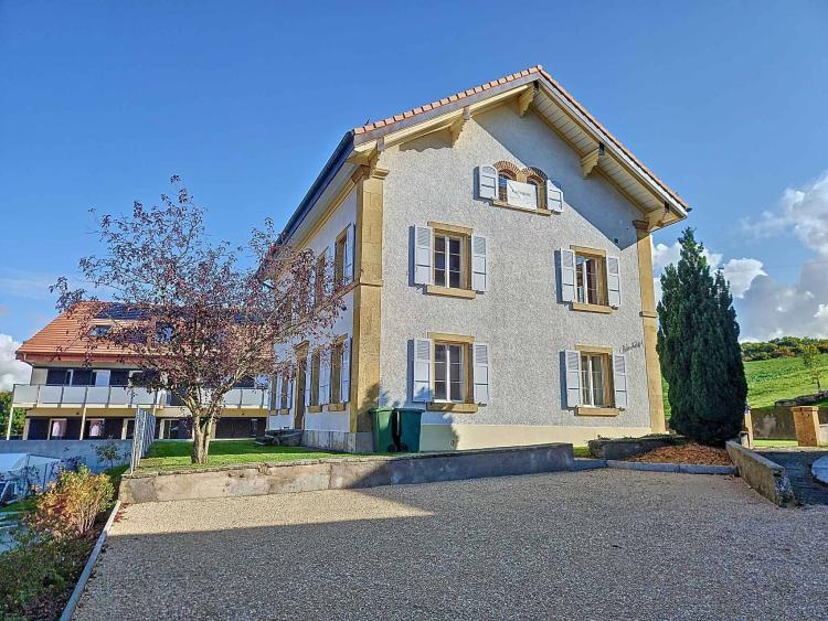 Hervorragendes Herrenhaus mit authentischem Charme 