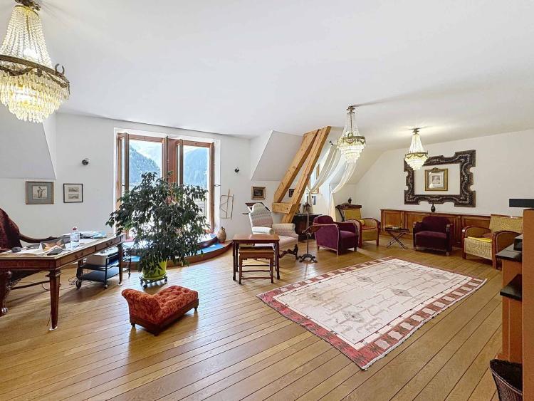 Charaktervolle Residenz – Außergewöhnliches Penthouse