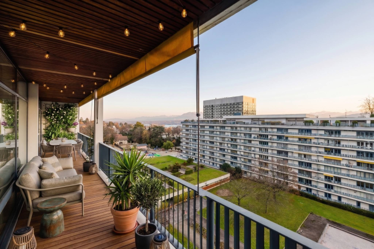 Großzügige 7-Zimmer-Wohnung im obersten Stockwerk in Budé