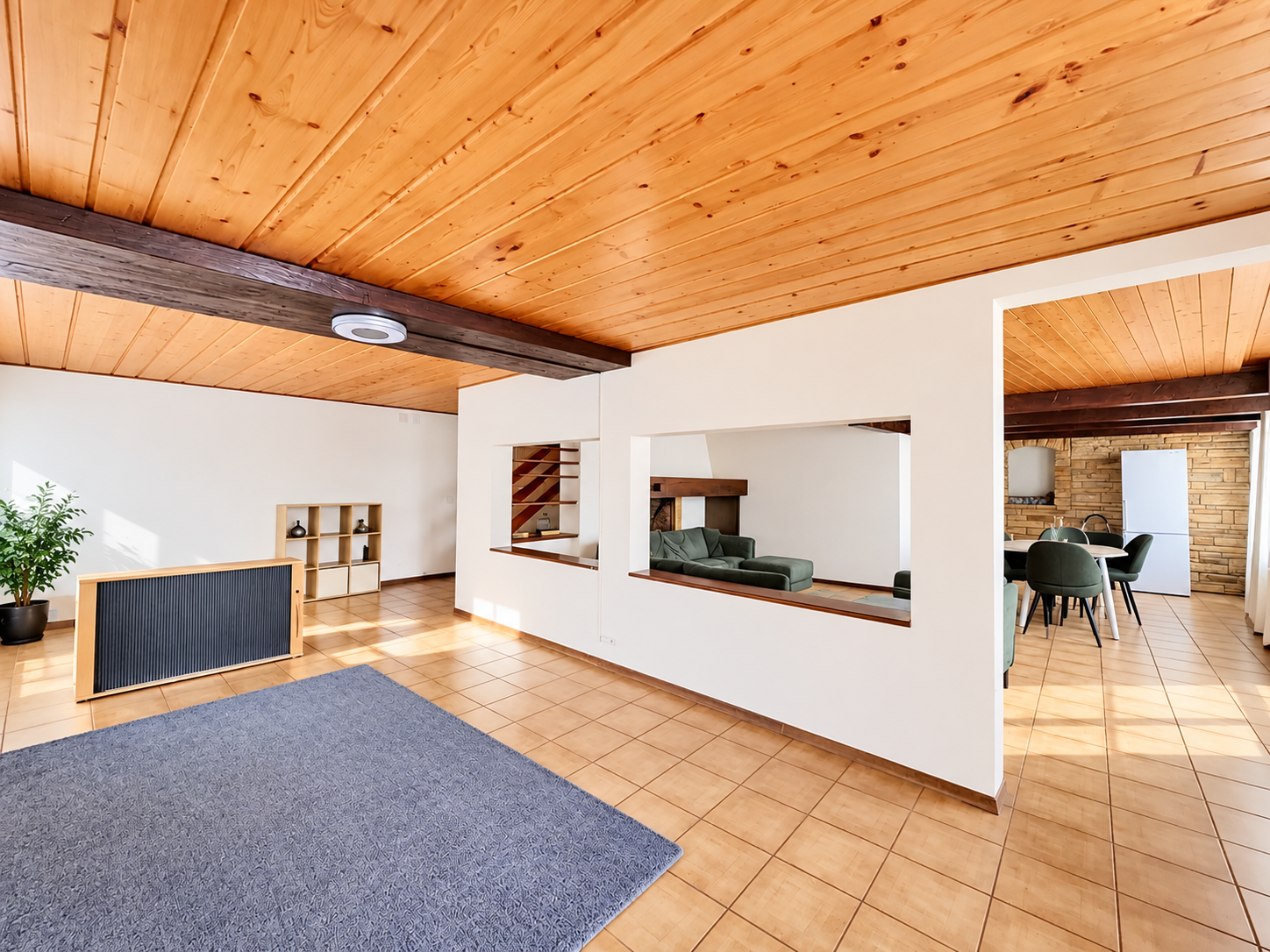 hH2fh_kaban-bien-salon-rustique-moderne-baigne-de-lumiere-6ad0919ed704c570128949.png