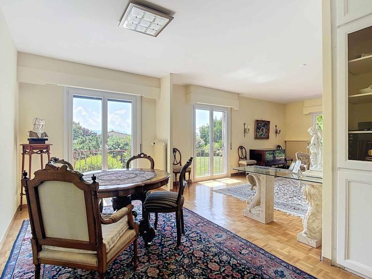 Charmante Familienvilla von über 400 m² mit Seeblick