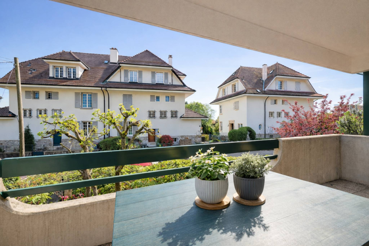 Helle 100 m² große Wohnung in ruhiger Lage