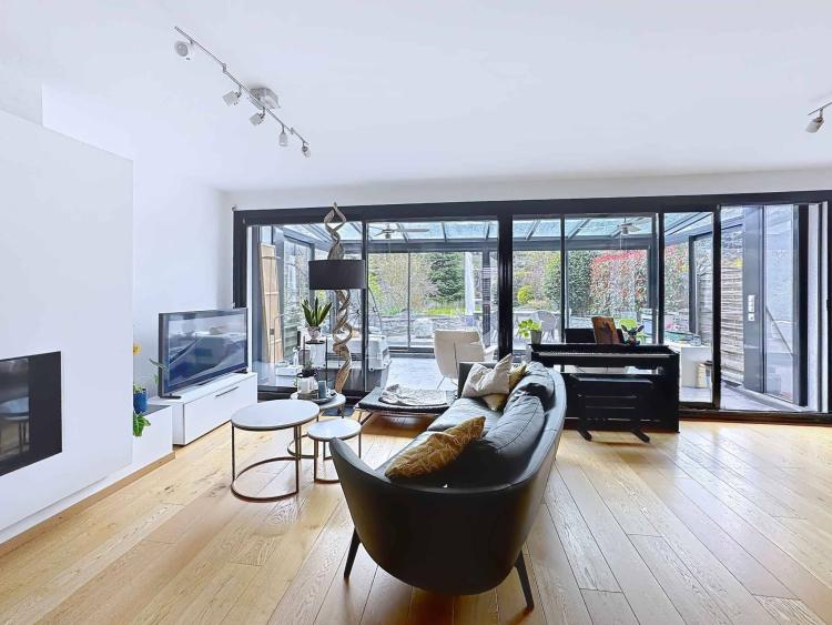 En exclusivité : appartement triplex avec terrasse et jardin