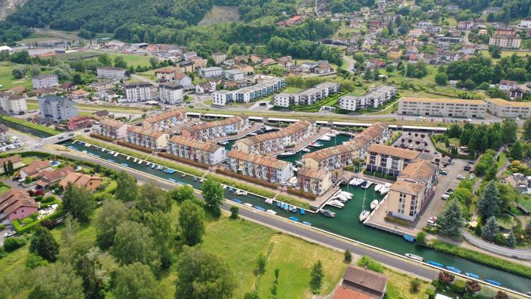 Einzigartige und hervorragende 4,5-Zimmer-Maisonette an der Marina