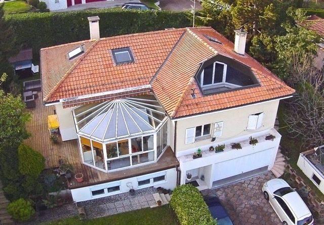 Geräumigkeit und Licht. Angenehme freistehende Villa