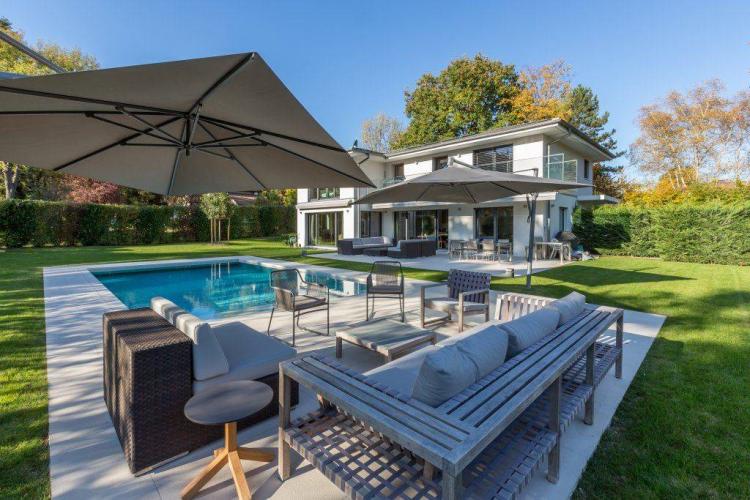 Wunderschöne moderne Villa in absoluter Ruhe