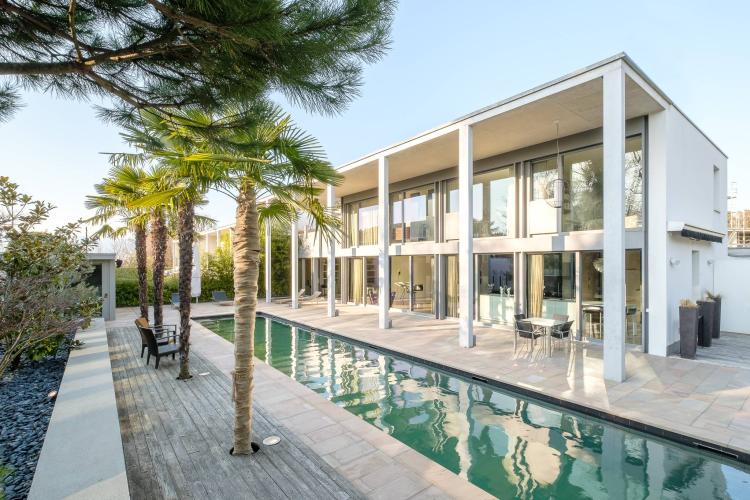 Hervorragende moderne Villa