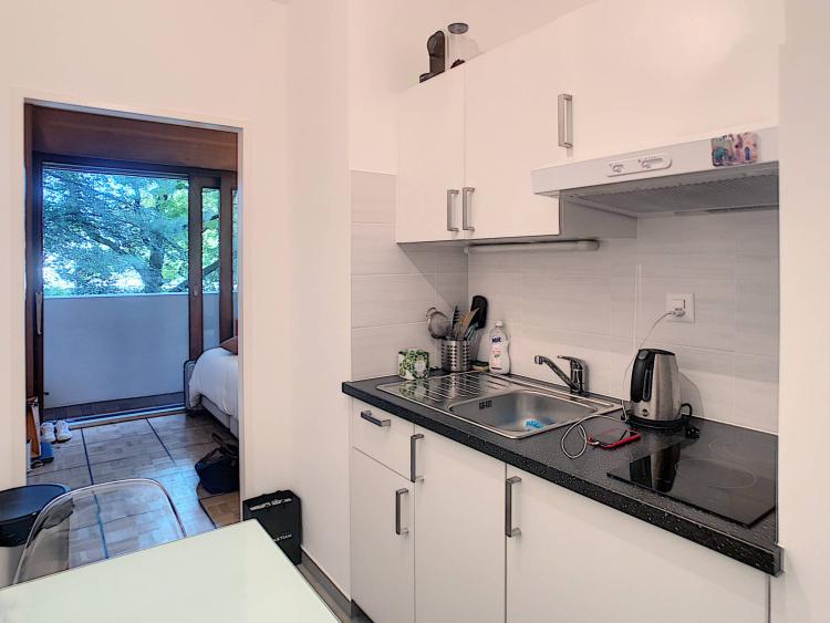 FÜR INVESTOREN: Angenehm renoviertes Studio zum Verkauf und zur Vermietung