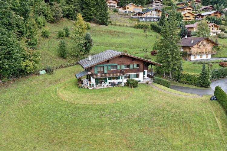 Wunderschönes Chalet mit zwei 4.5-Zimmer-Wohnungen