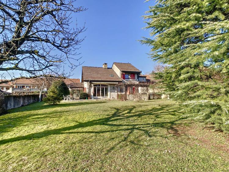 Geräumiges Einfamilienhaus in absoluter Ruhe