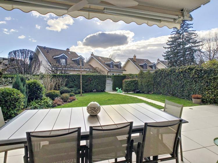 Wunderschöne renovierte 5-Zimmer-Wohnung mit absolut ruhigem Garten