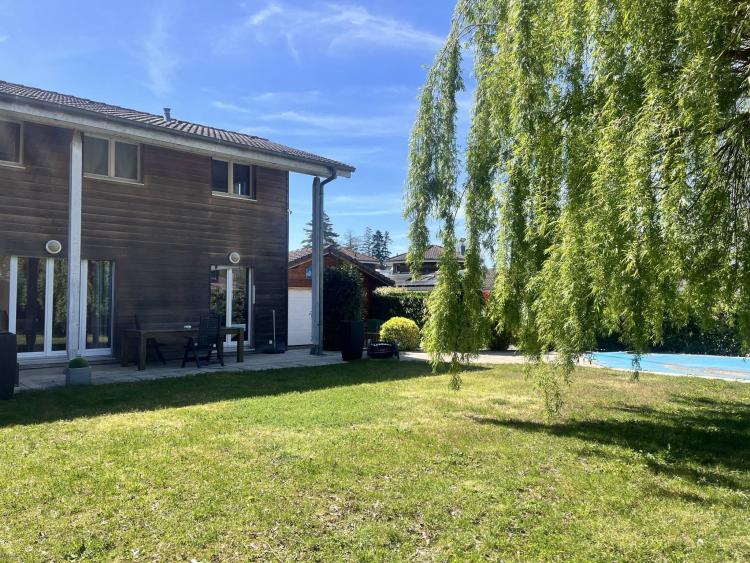 Angenehmes Familienhaus mit Swimmingpool