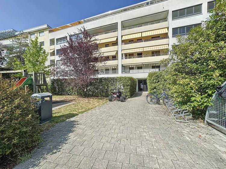 Charmante 3,5-Zimmer-Wohnung mit Balkon-Loggia!