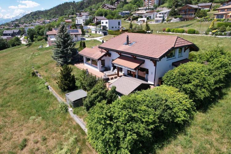 Splendide villa individuelle avec vue panoramique et dépendance