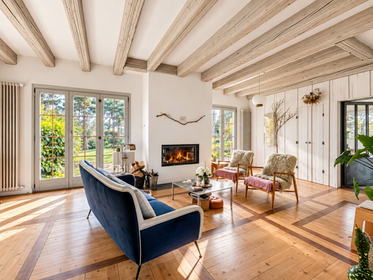 Charmante, freistehende Villa mit 250 m²