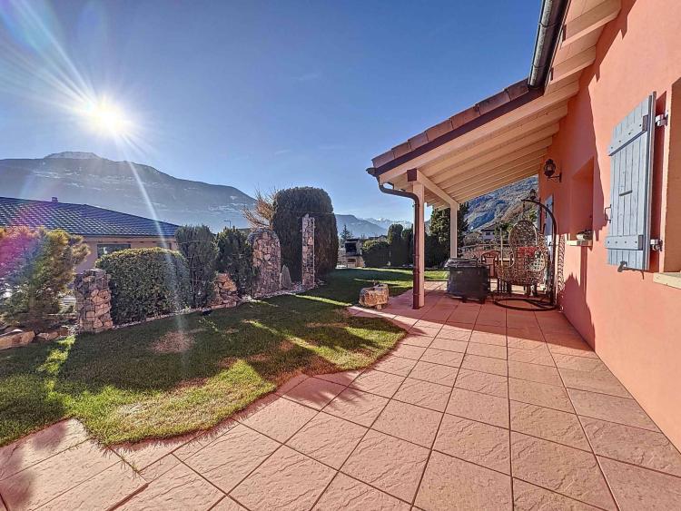 Exklusiv bei BARNES I. Freistehende Villa im provenzalischen Stil