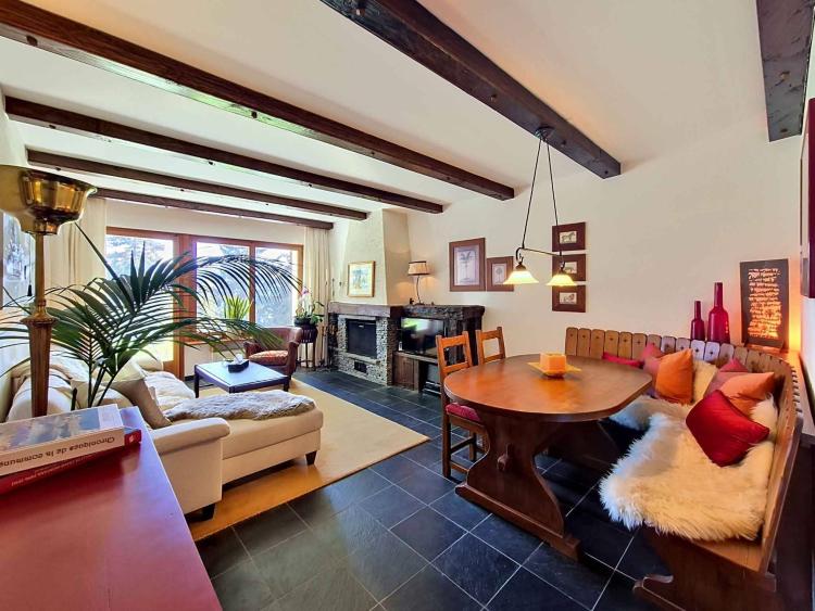 Charmantes 3,5-Zimmer-Apartment im Chalet-Stil mit direktem Zugang zur Skipiste.